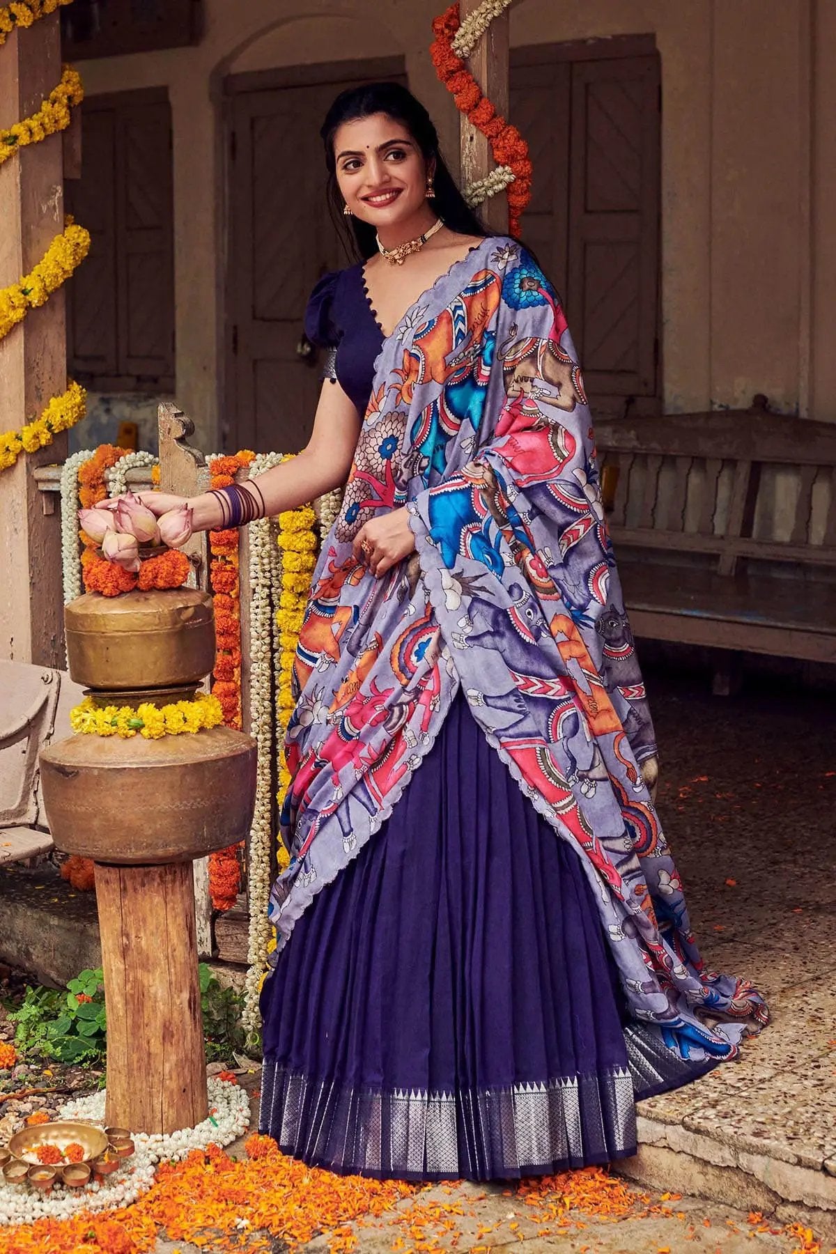 Which are the Top 6 Eye-Catching Indian Dresses for Women?
