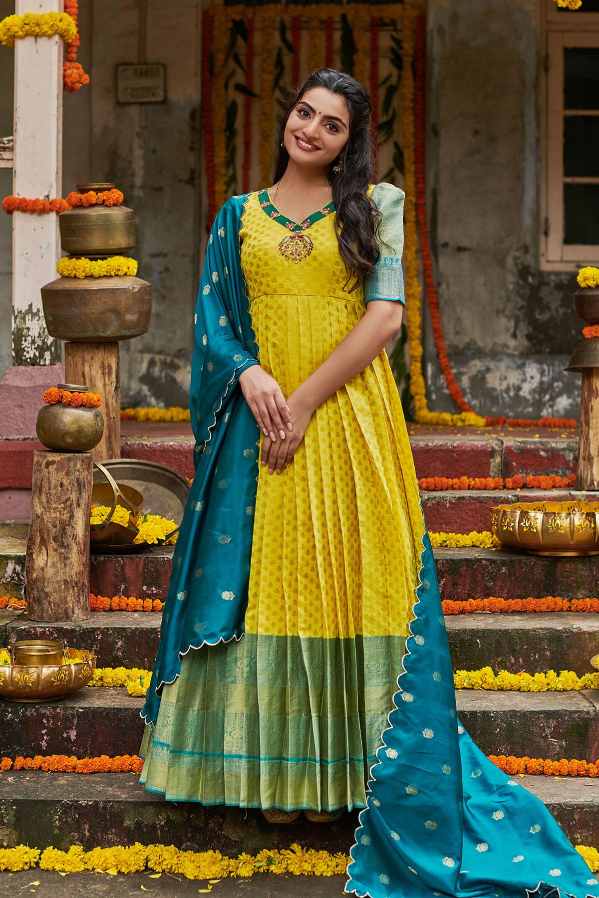 Banarasi anarkali hot sale suit design