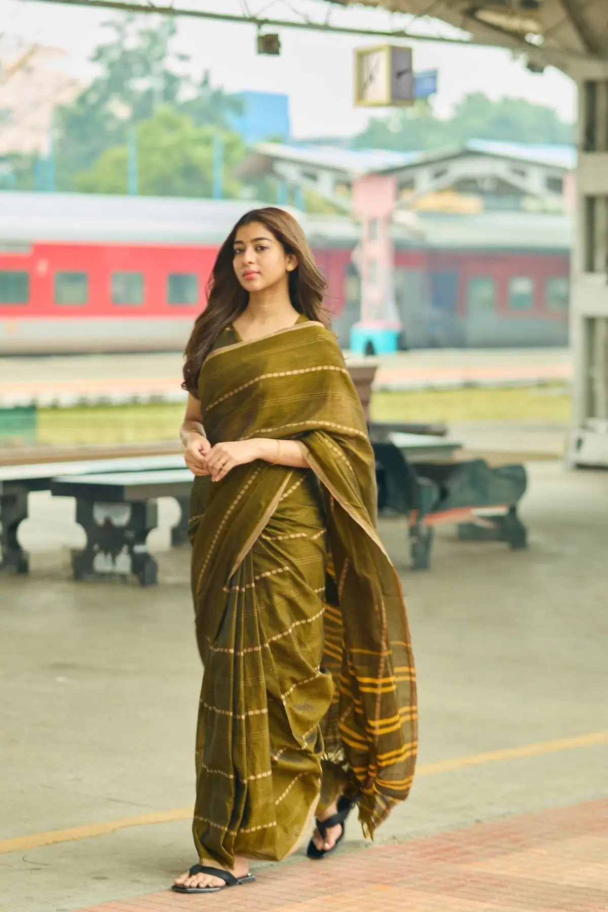 Madhvi Handloom Saree in Mehndi