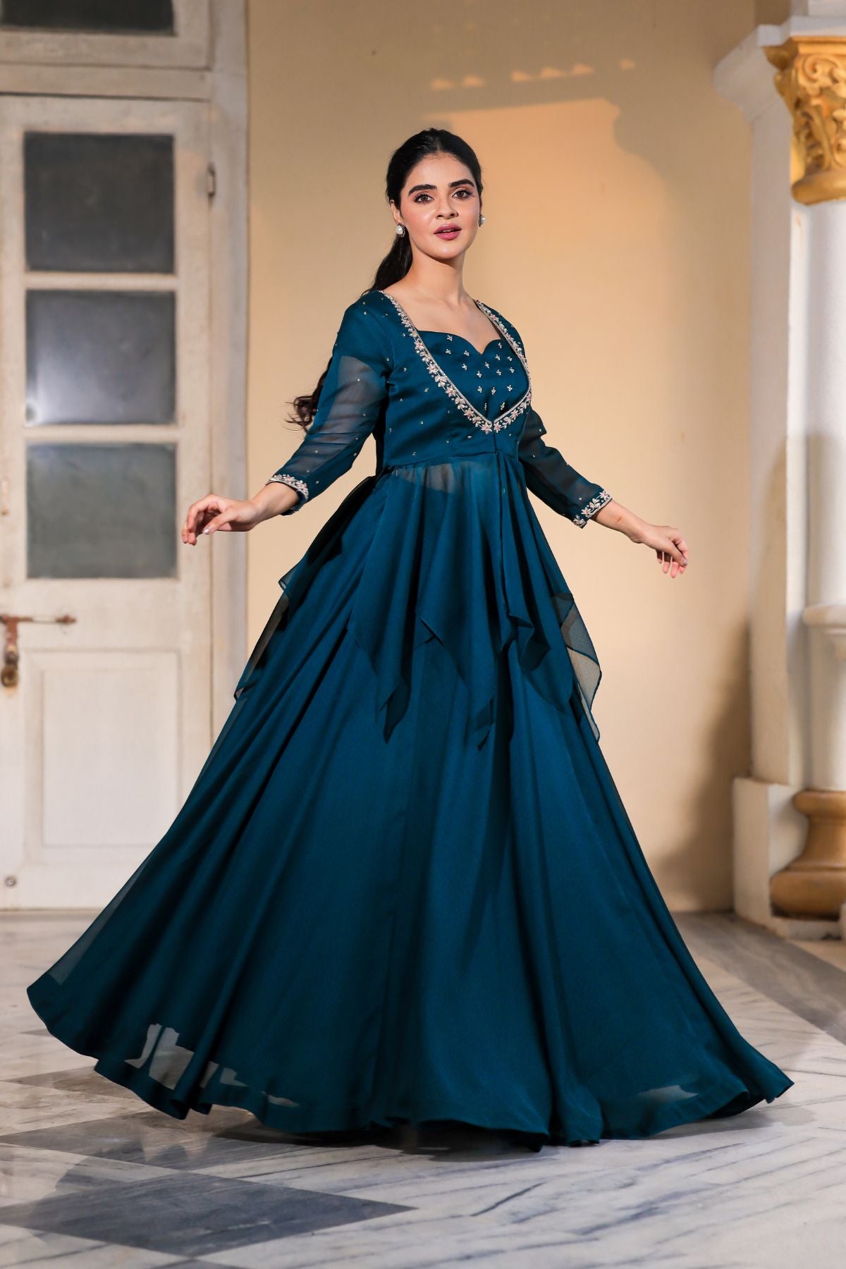 Peacock Majesty Three-Piece set