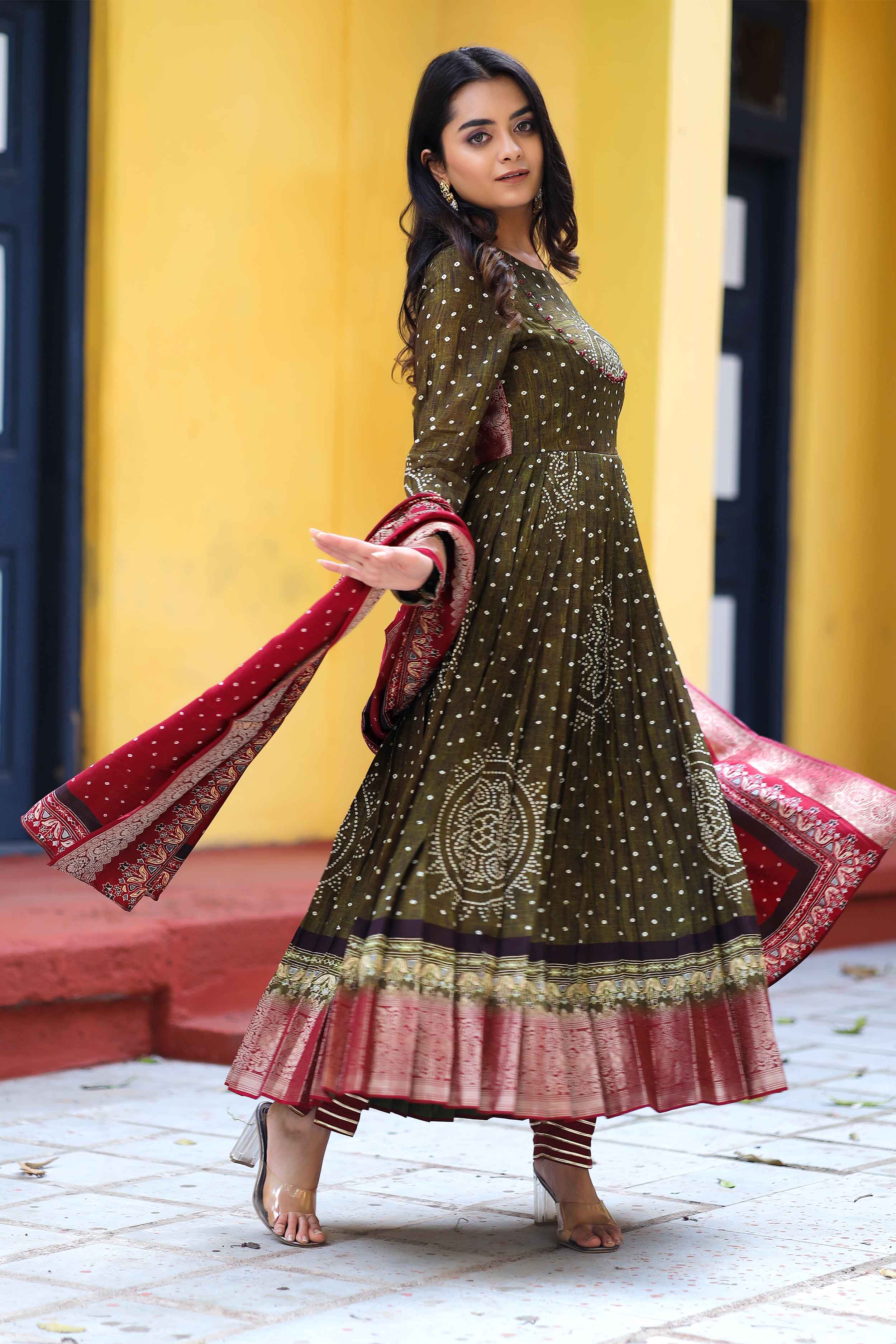 Designer Anarkali Dress at Rs 2200 | Designer Anarkali Suits in Surat | ID:  9390373755