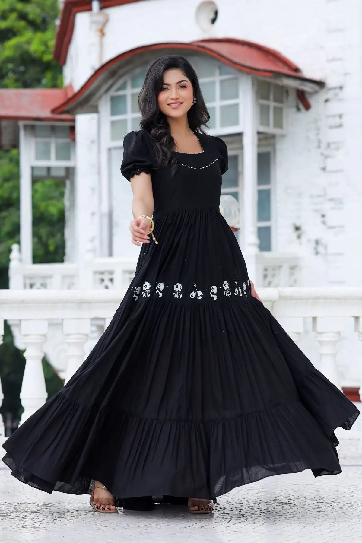 Elegant black maxi dress with puff sleeves